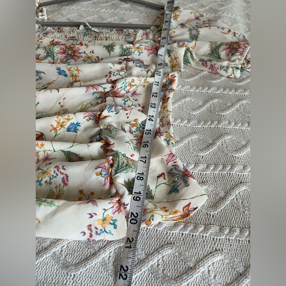 Rose + Olive Ivory & Floral Ruffle Sleeve Off the Shoulder Women’s Size M - Picture 10 of 16